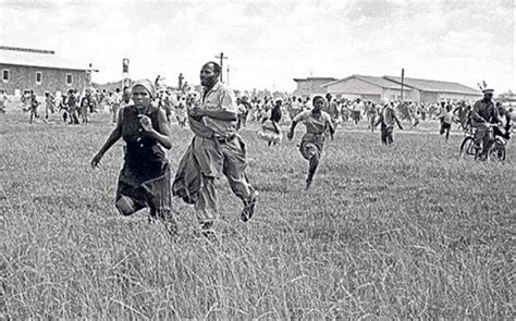 La Masacre de Sharpeville: Una Triste Testimonio del Apartheid en Sudáfrica